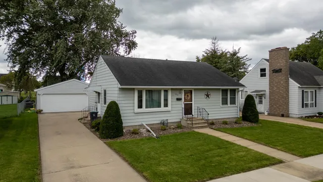 $183,500 | 1820 1st Avenue Northeast, Austin, MN 55912
