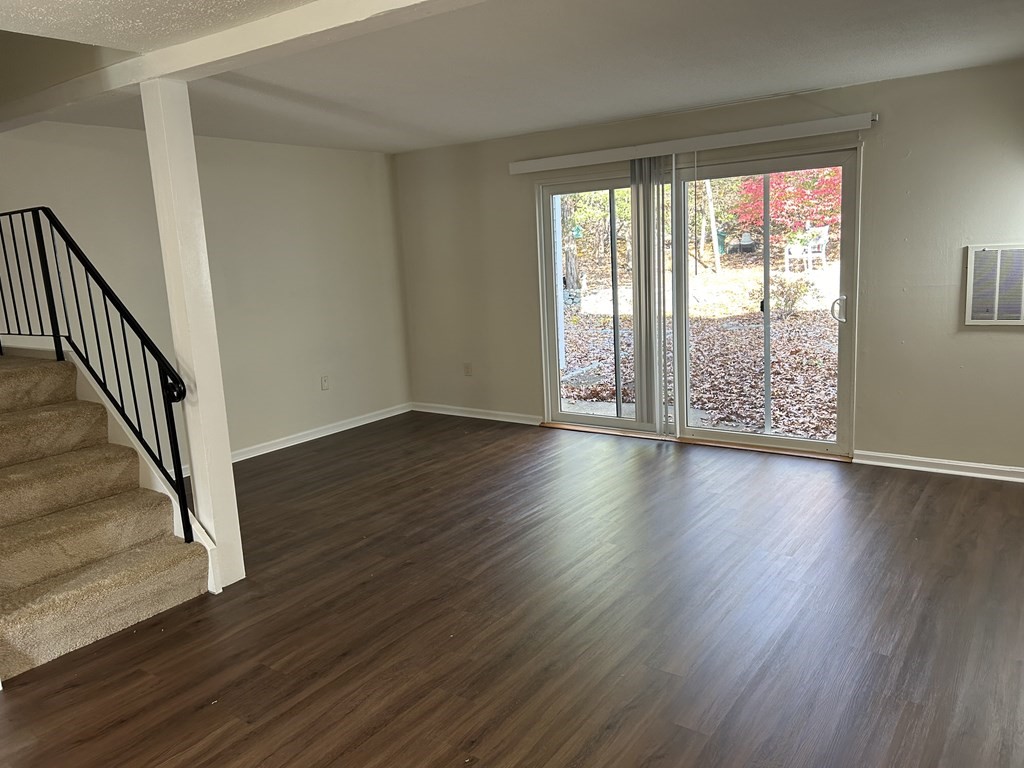 13 Beal's Cove Road, Unit E Hingham, MA 02043 - Photo 8 of 10 Gallery Image 8