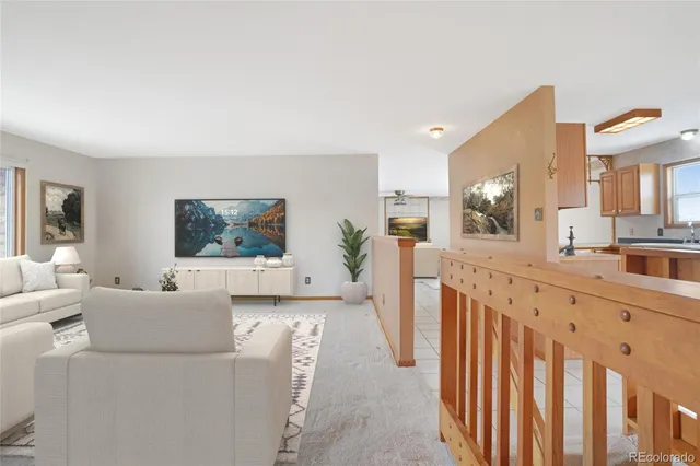 a view of livingroom with furniture