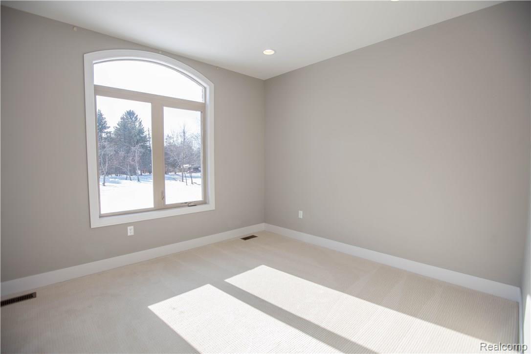 8675 Pippen Drive Romeo, MI 48065 - Photo 20 of 40 8675_Pippen_Drive_Debaldo (15 of 45).jpg