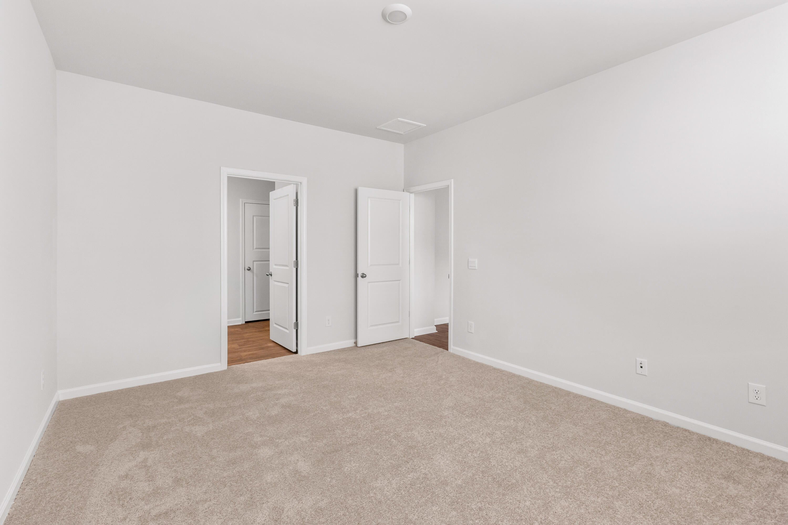 137 Ivory Shadow Road Summerville, SC 29486 - Photo 21 of 41 Cali Interior17