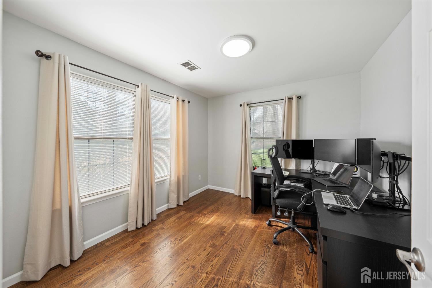 2706 Lighthouse Lane Parlin, NJ 08859 - Photo 4 of 14