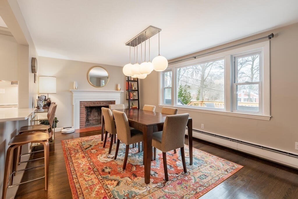 26 Curve Street Wakefield, MA 01880 - Photo 11 of 34