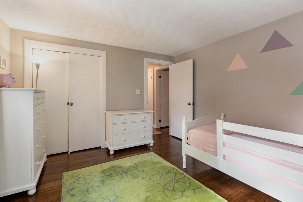 26 Curve Street Wakefield, MA 01880 - Photo 22 of 34