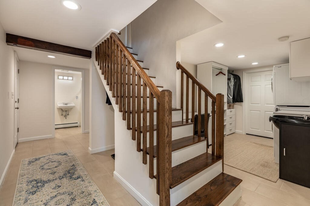 26 Curve Street Wakefield, MA 01880 - Photo 23 of 34