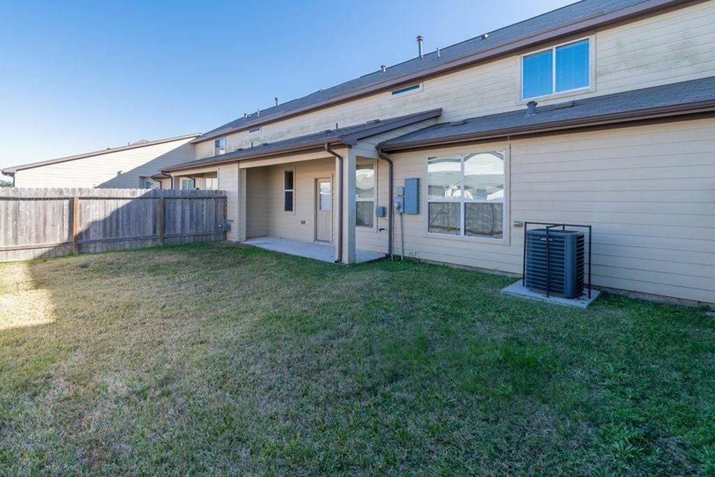 12231 Ghita Lane Houston, TX 77044 - Photo 2 of 17