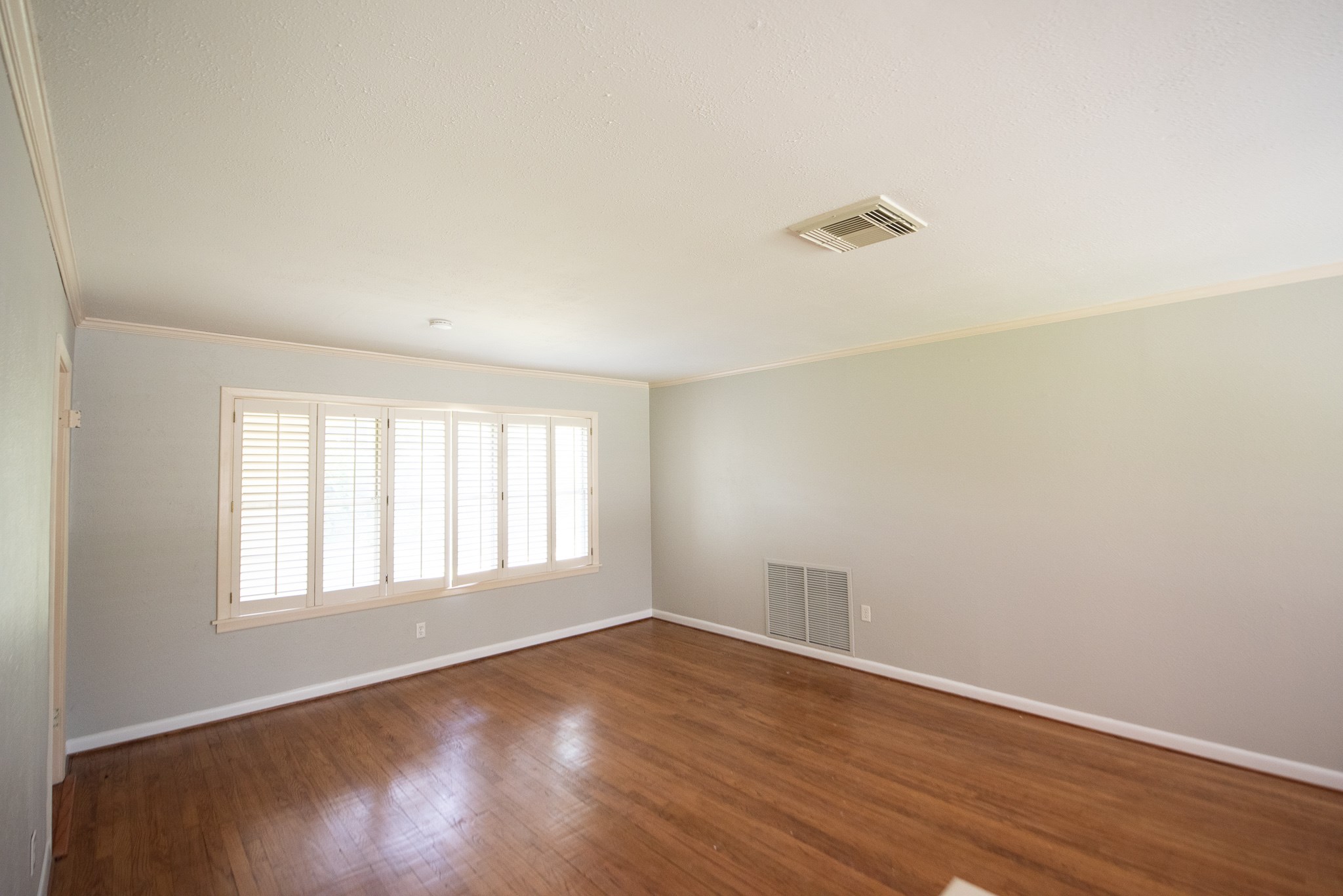 8825 Merlin Drive Spring Valley Village, TX 77055 - Photo 2 of 16