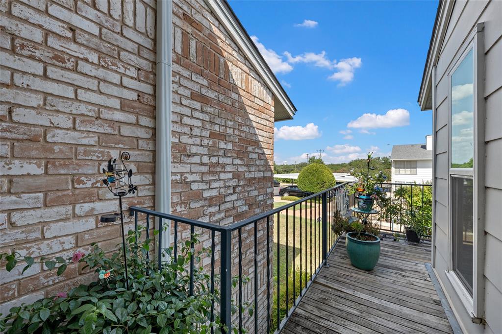 2905 Lake Shore Drive, Unit 204 Waco, TX 76708 - Photo 29 of 32 Balcony