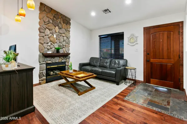 $569,000 | 12042 North 30th Place, Phoenix, AZ 85028