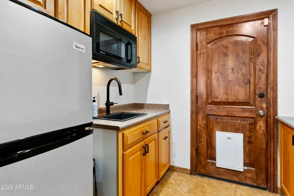 $569,000 | 12042 North 30th Place, Phoenix, AZ 85028