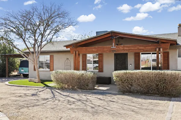 $569,000 | 12042 North 30th Place, Phoenix, AZ 85028