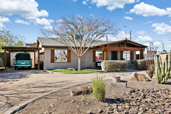 $569,000 | 12042 North 30th Place, Phoenix, AZ 85028