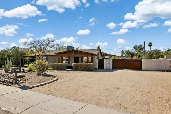 $569,000 | 12042 North 30th Place, Phoenix, AZ 85028