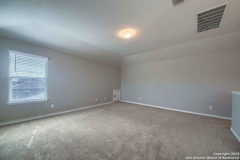 7006 Quantum Loop San Antonio, TX 78252 - Photo 19 of 37 an empty room with a window