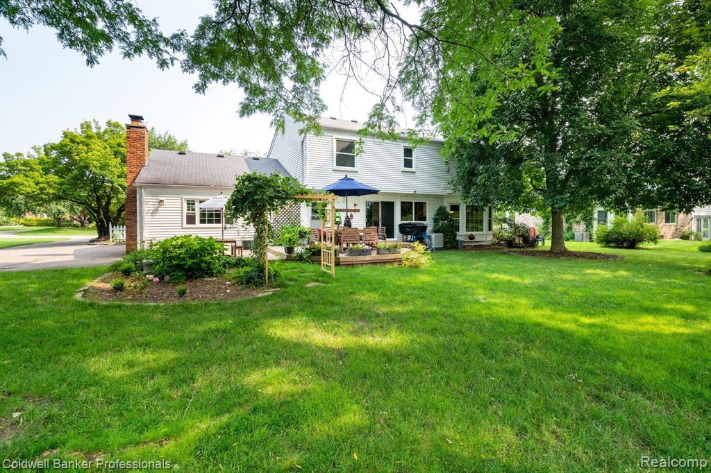 1365 Chestnut Circle Rochester Hills, MI 48309 - Photo 36 of 40