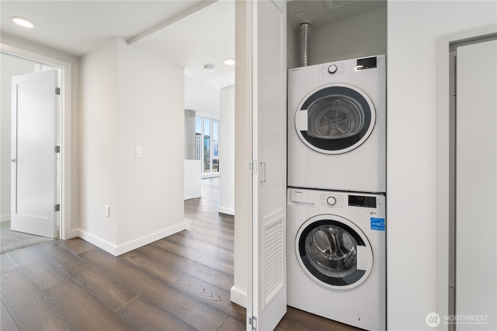 450 South Main Street, Unit 1109 Seattle, WA 98104 - Photo 10 of 32