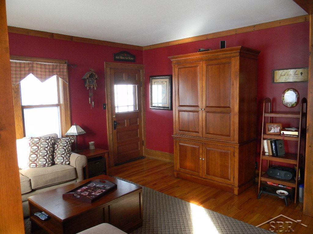 4567 West Freeland Road Saginaw, MI 48604 - Photo 9 of 38 Living Room