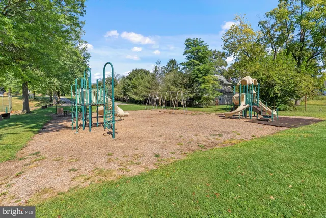 $950,000 | 412 Fairview Drive, Wayne, PA 19087