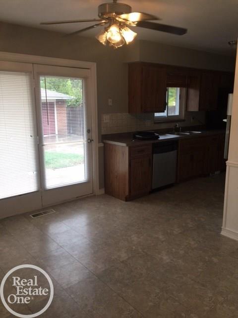 4709 Gerald Street Warren, MI 48092 - Photo 5 of 9