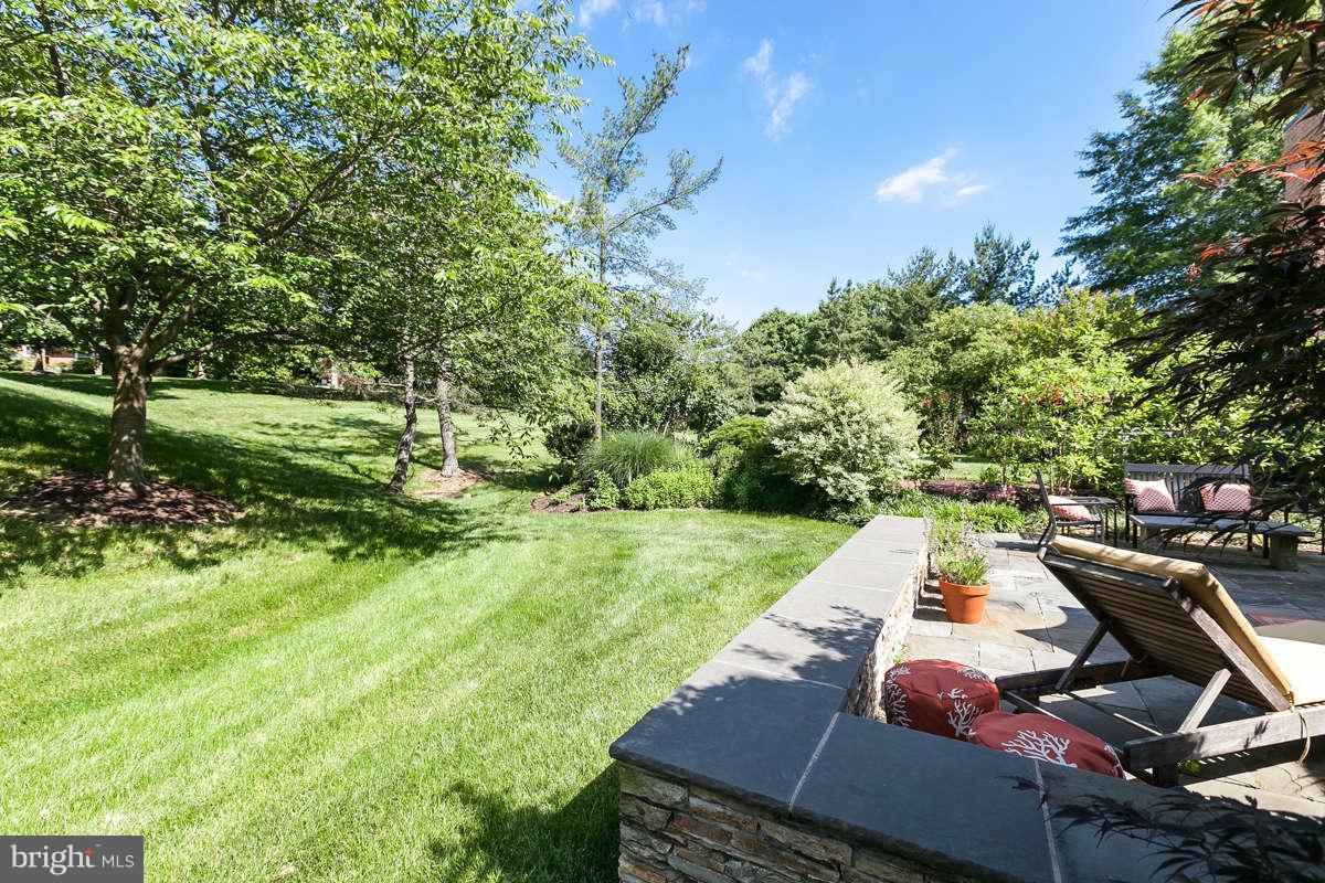7 Quail Hollow Road Lutherville-Timonium, MD 21093 - Photo 20 of 20 Patio & Back Yard
