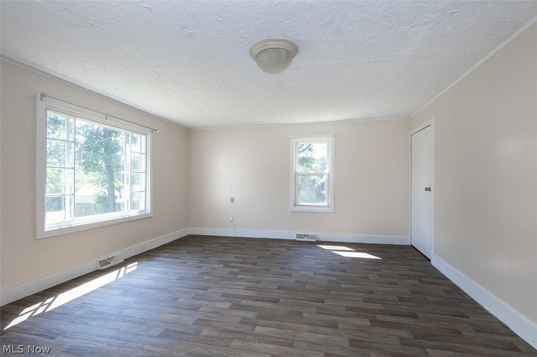 12827 Fruitside Road Garfield Heights, OH 44125 - Photo 6 of 29