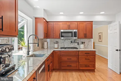 $1,250,000 | 3800 Ridgelea Drive, Fairfax, VA 22031