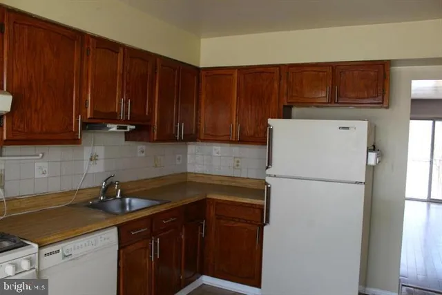 $2,600 | 1086 Travis Lane, Gaithersburg, MD 20879