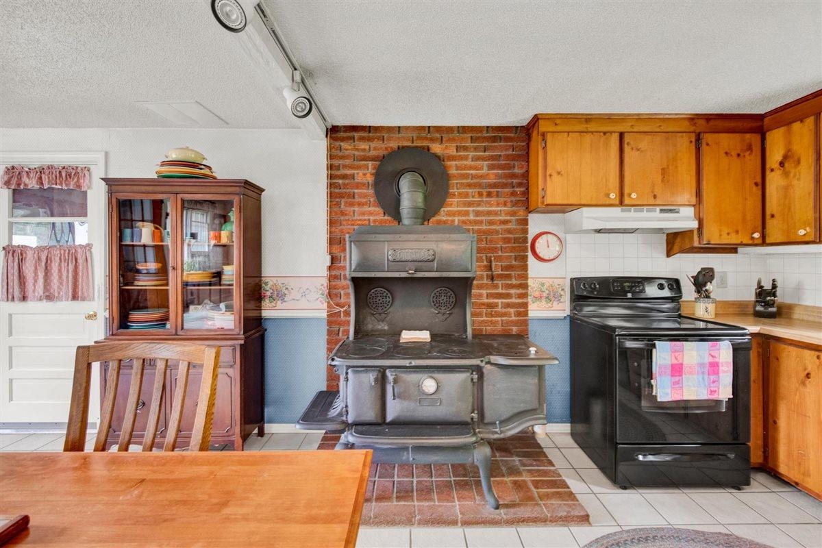 12 Mountain View Road Jericho, VT 05465 - Photo 6 of 60 Gallery Image 6