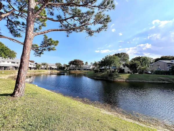 $2,750 | 2246 Discovery Circle West, Deerfield Beach, FL 33442