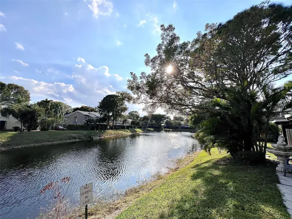 $2,750 | 2246 Discovery Circle West, Deerfield Beach, FL 33442