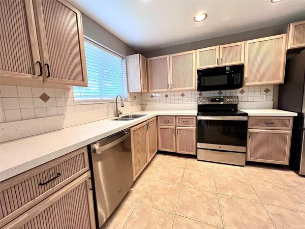 $2,750 | 2246 Discovery Circle West, Deerfield Beach, FL 33442