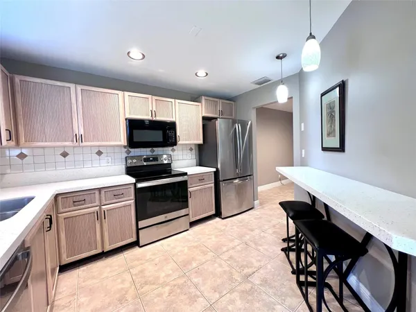 $2,750 | 2246 Discovery Circle West, Deerfield Beach, FL 33442