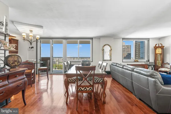 $650,000 | 1901 John F Kennedy Boulevard, Unit 2806, Philadelphia, PA 19103