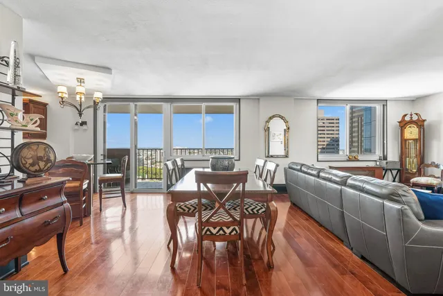 $700,000 | 1901 John F Kennedy Boulevard, Unit 2806, Philadelphia, PA 19103