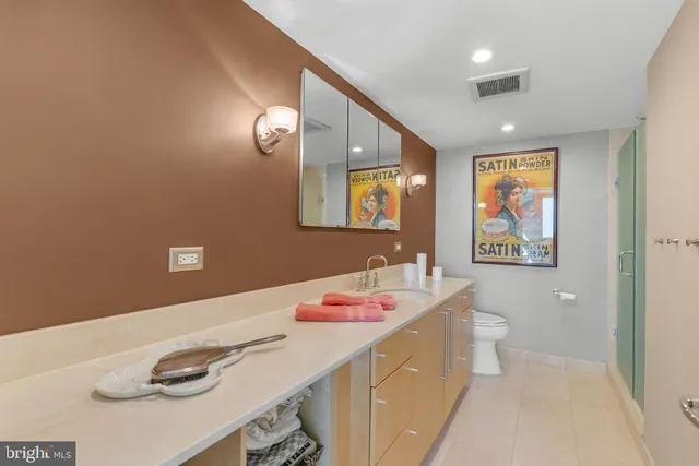 $700,000 | 1901 John F Kennedy Boulevard, Unit 2806, Philadelphia, PA 19103