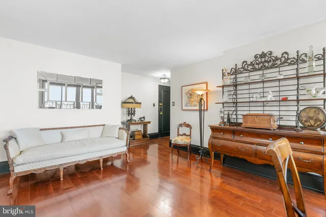$700,000 | 1901 John F Kennedy Boulevard, Unit 2806, Philadelphia, PA 19103