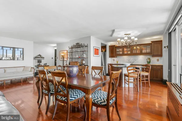 $650,000 | 1901 John F Kennedy Boulevard, Unit 2806, Philadelphia, PA 19103