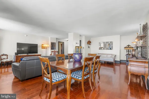 $650,000 | 1901 John F Kennedy Boulevard, Unit 2806, Philadelphia, PA 19103