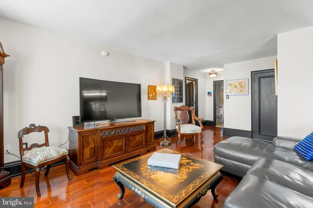 $700,000 | 1901 John F Kennedy Boulevard, Unit 2806, Philadelphia, PA 19103