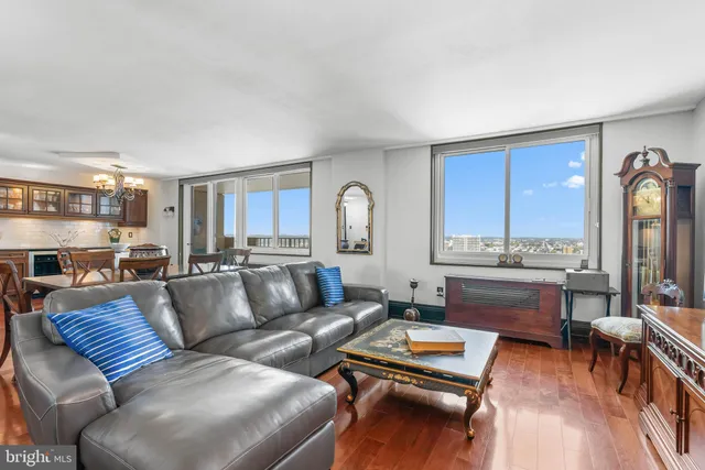 $700,000 | 1901 John F Kennedy Boulevard, Unit 2806, Philadelphia, PA 19103