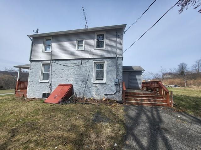 12 Hampton Road Marlboro, NY 12542 - Photo 6 of 6 Rear view of house featuring a yard