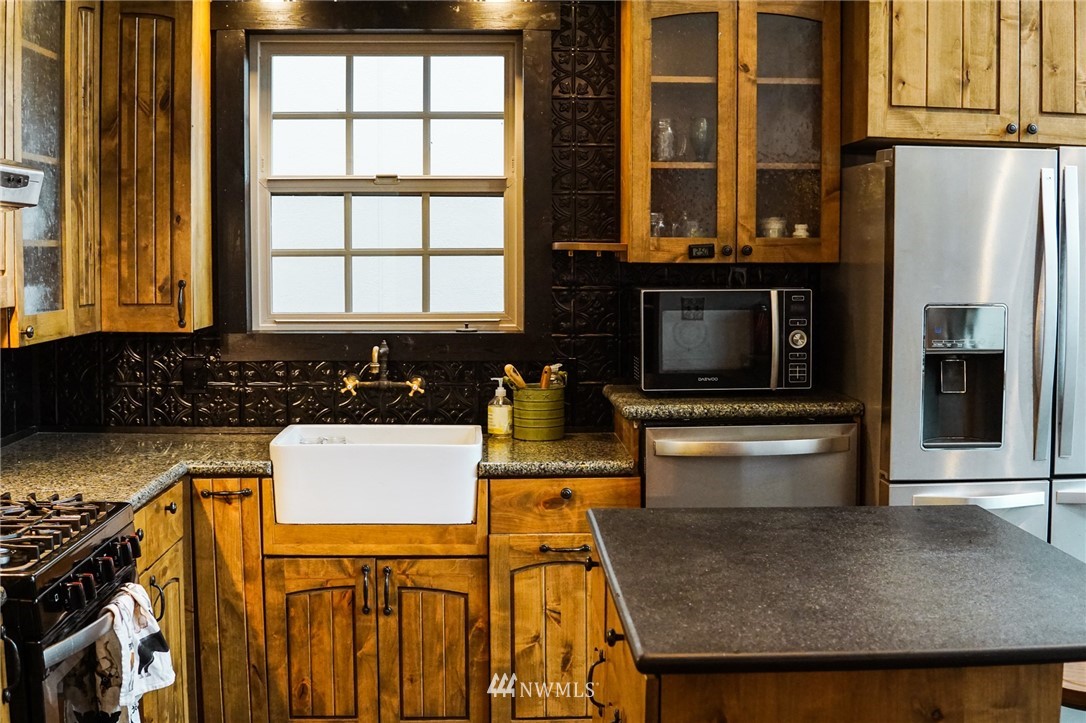 13618 Southeast 192nd Street Renton, WA 98058 - Photo 4 of 12 Gallery Image 4