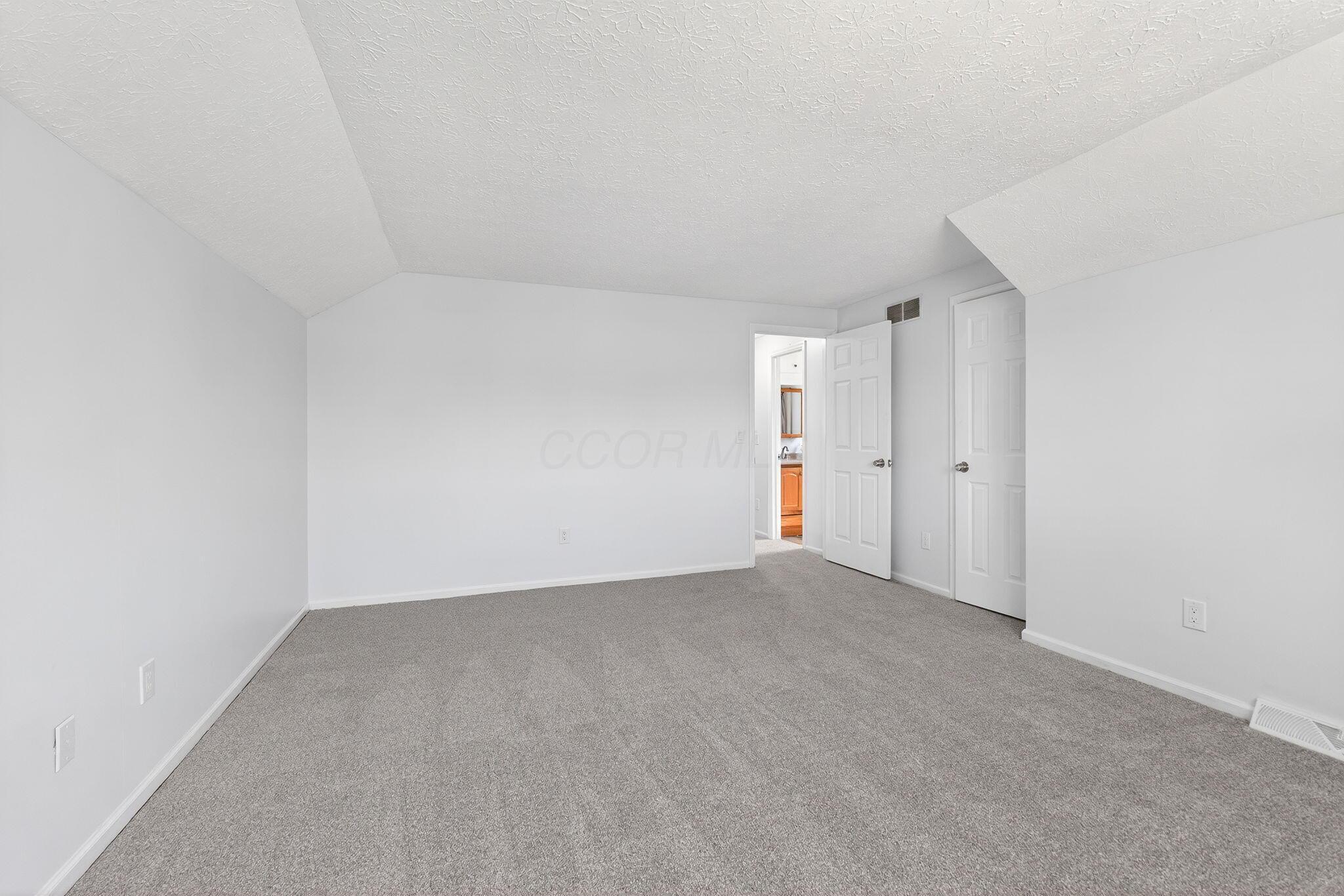 4985 Dellen Road Groveport, OH 43125 - Photo 42 of 60 4985 Dellen Rd (Interior)-34