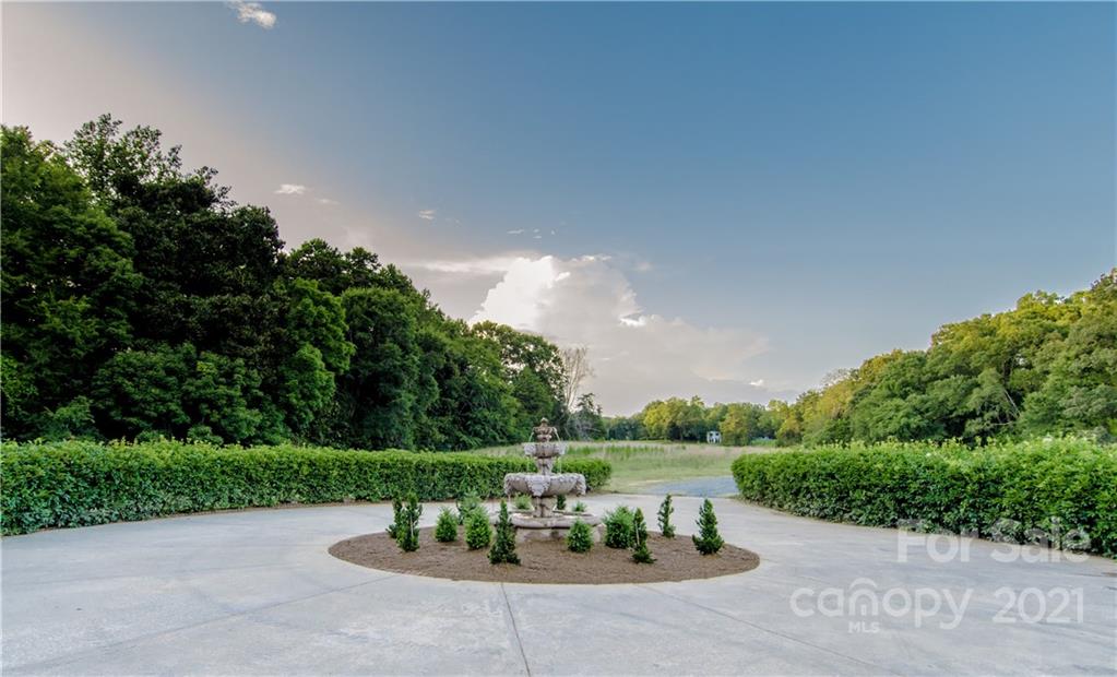 10450 Brief Road Charlotte, NC 28227 - Photo 2 of 48 Gallery Image 2
