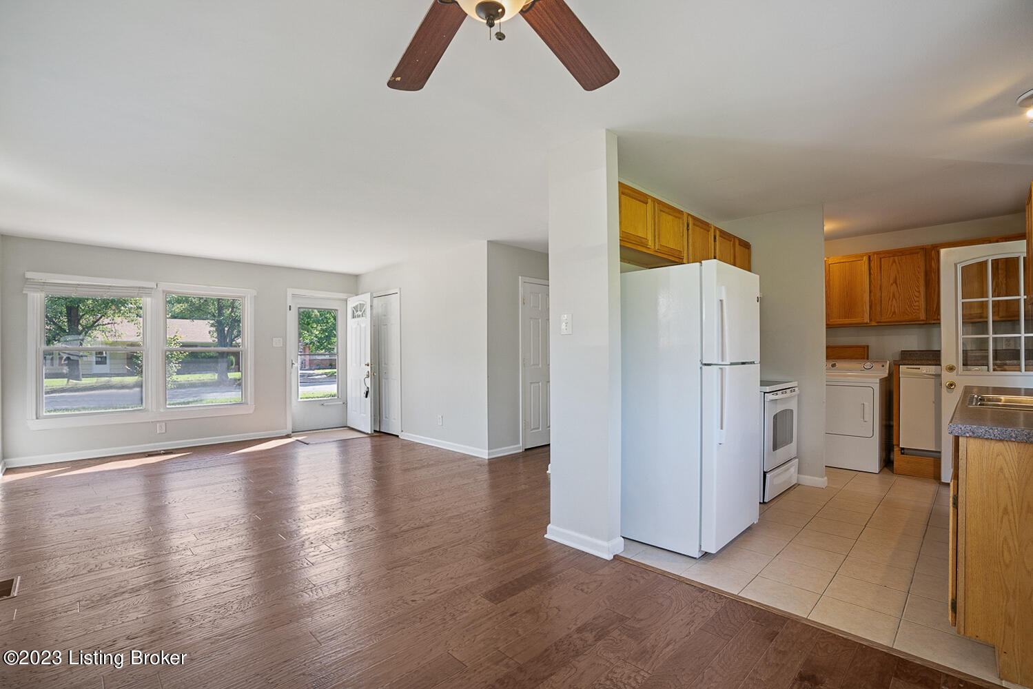 2939 Rio Rita Avenue Louisville, KY 40220 - Photo 9 of 38 009-2939-9