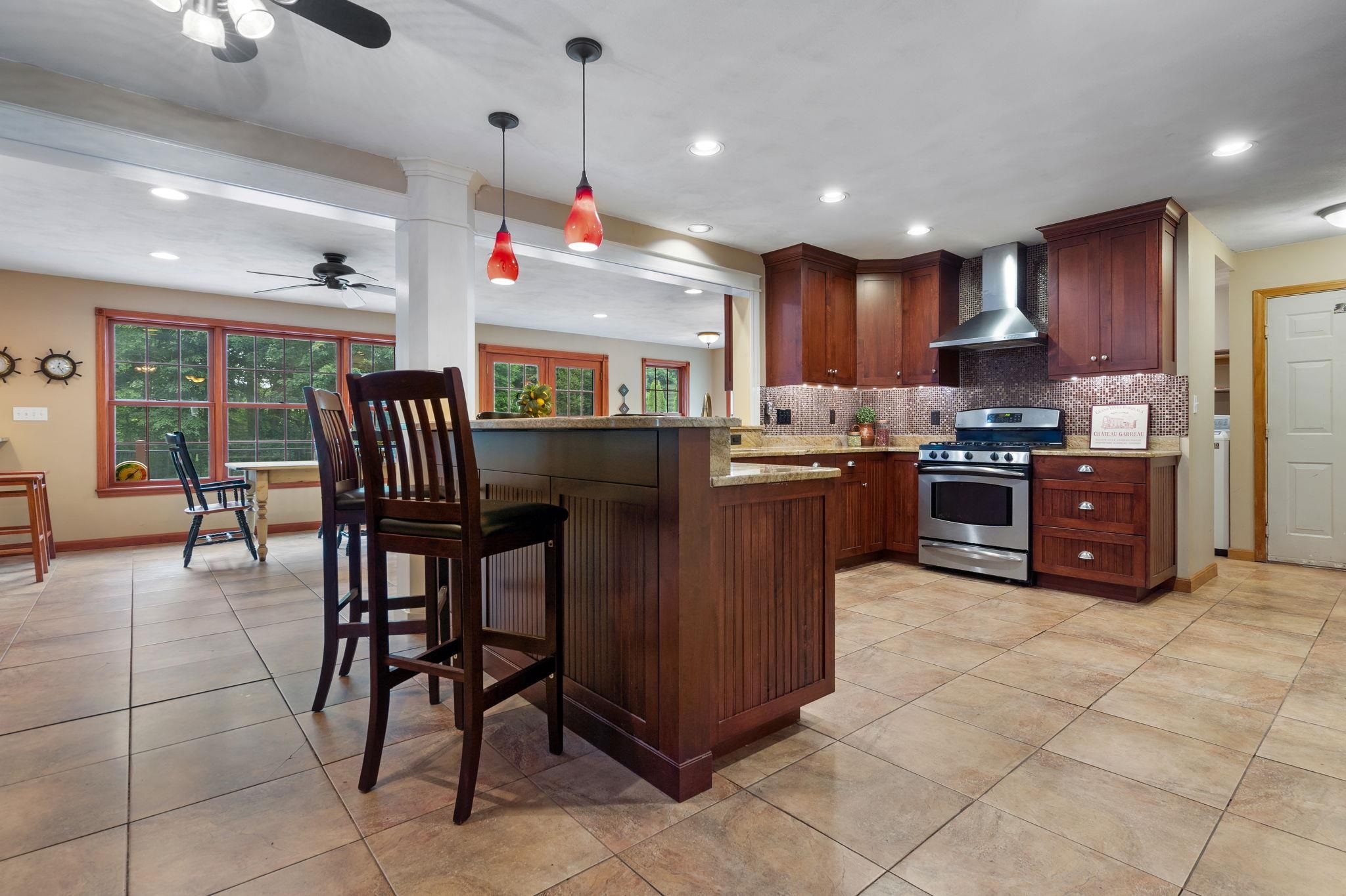 33 Alexander Drive Hampton, NH 03842 - Photo 15 of 40