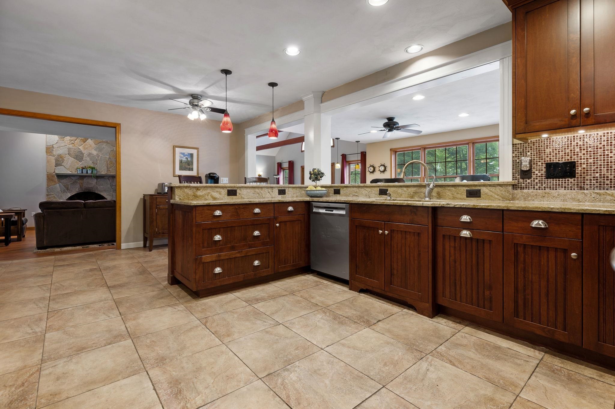 33 Alexander Drive Hampton, NH 03842 - Photo 17 of 40