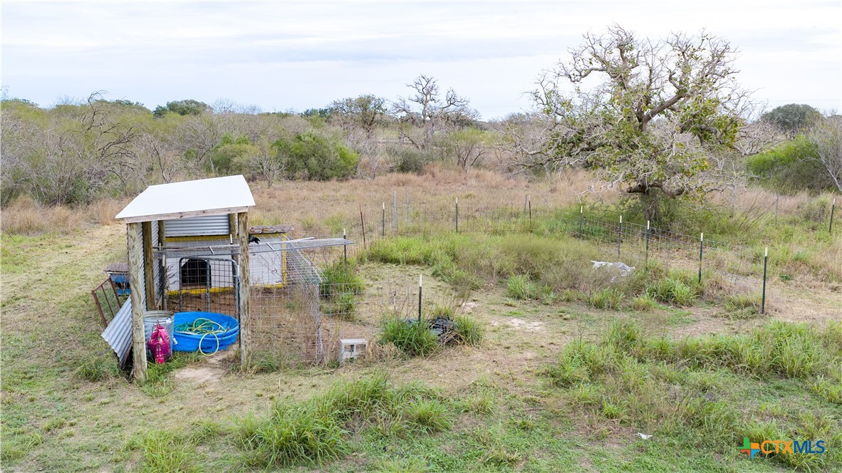 618 McGuill Road Goliad, TX 77963 - Photo 15 of 48 a view of a houses with a yard
