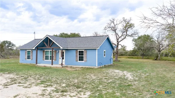 $599,900 | 618 McGuill Road, Goliad, TX 77963