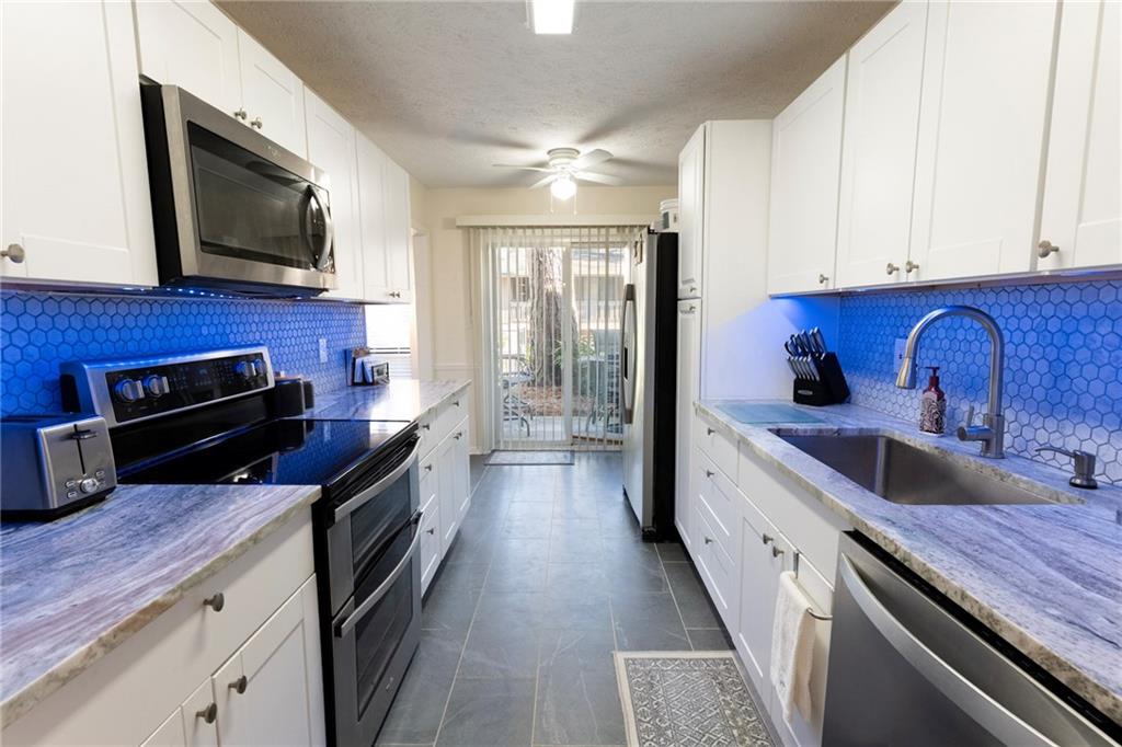 8740 Roswell Road, Unit 10A Atlanta, GA 30350 - Photo 10 of 31